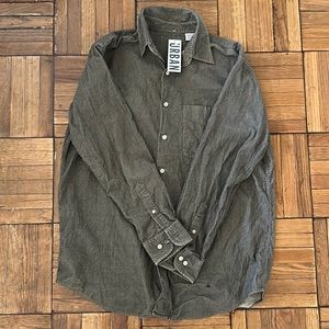 CHARCOAL BUTTON DOWN LONG SLEEVE S/M URBAN OUTFITTERS